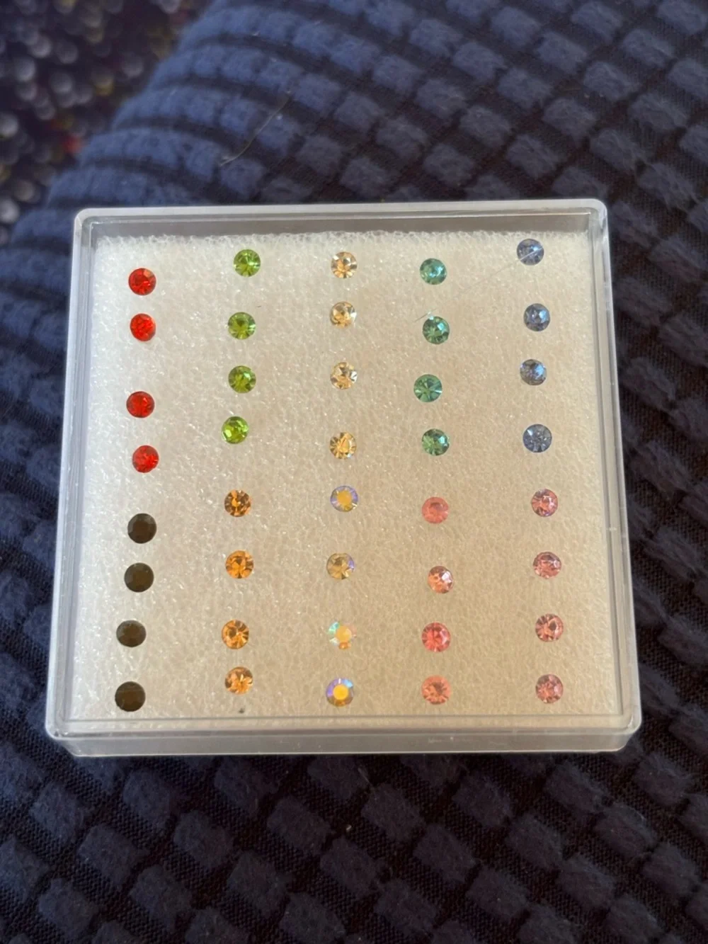 Nose Stud Set with Multicolor Gemstone - 3mm - Picture 3 of 3